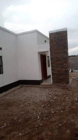 1-3-bedroom-flat-for-sale-in-meanwood-mutumbi-big-2