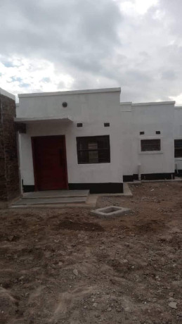 1-3-bedroom-flat-for-sale-in-meanwood-mutumbi-big-1