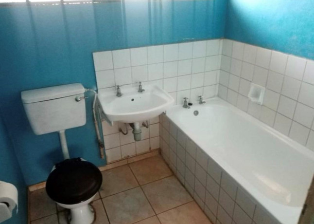 3-bedroom-house-for-rent-in-avondale-big-3