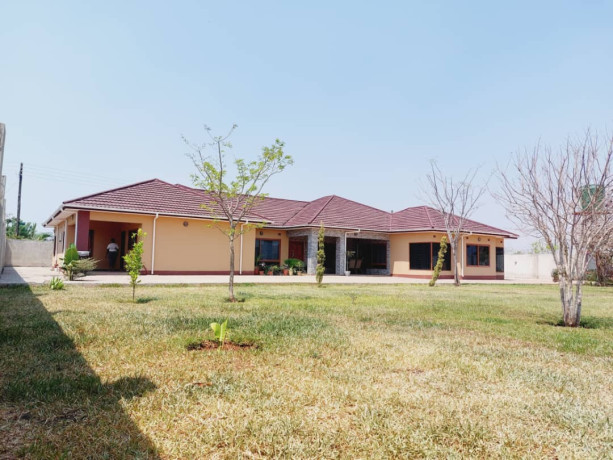 5-bedroom-stand-alone-house-with-2-bedroom-cottage-for-sale-in-new-kasama-big-3