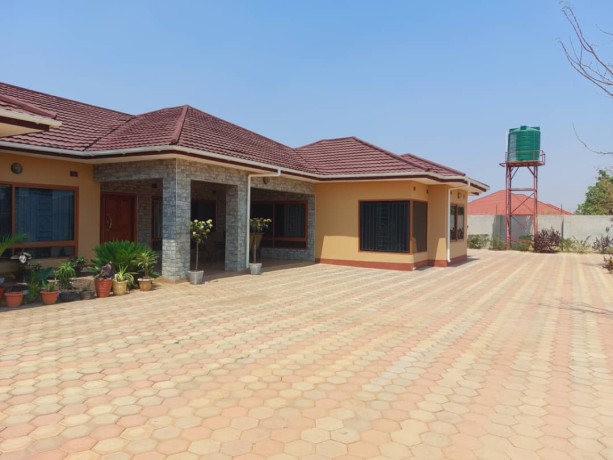 5-bedroom-stand-alone-house-with-2-bedroom-cottage-for-sale-in-new-kasama-big-1