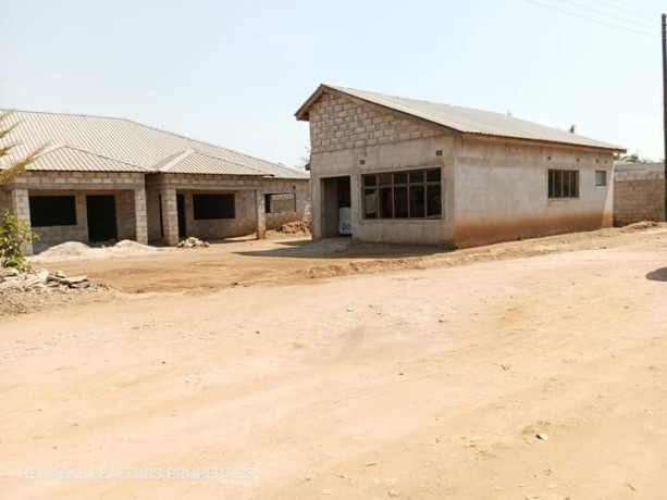 incomplete-houses-for-sale-in-meanwood-ibex-big-1