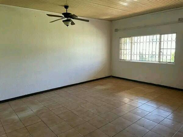 6-bedroomed-stand-alone-house-for-rent-in-roma-big-4