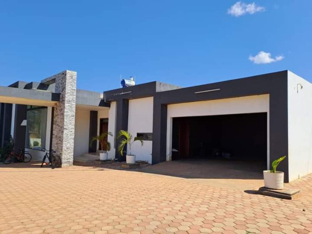 4-bedroom-house-for-sale-in-njolwe-big-8