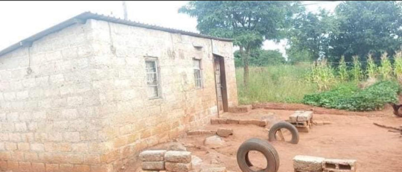 5050-plot-for-sale-in-chalala-apex-area-with-cottage-big-2