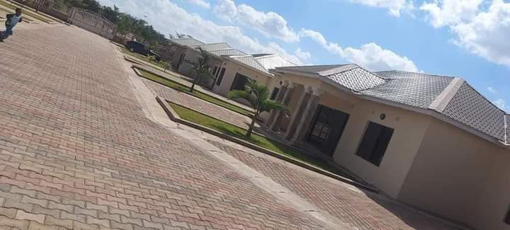 3-bedroom-house-for-rent-in-makeni-majoru-big-2