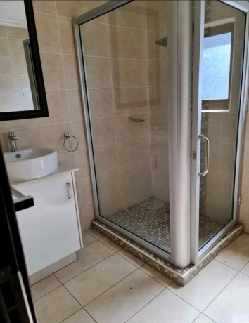 3-bedroom-house-for-rent-in-roma-park-big-4