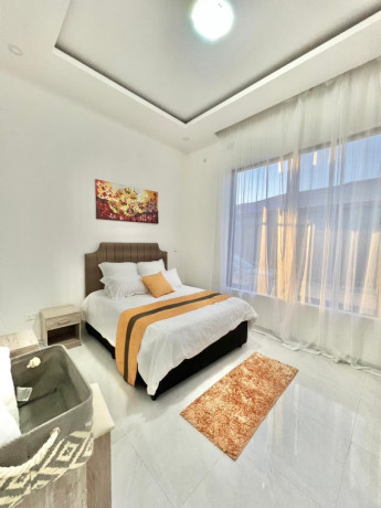 3-bedroom-apartment-in-ibex-hill-big-8