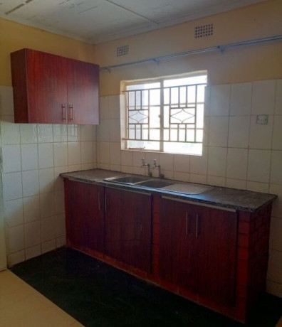 2-bedroom-flat-for-rent-in-chalala-big-3