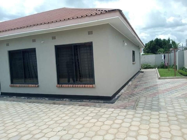 3-bedroom-flat-for-rent-in-ibex-hill-big-2