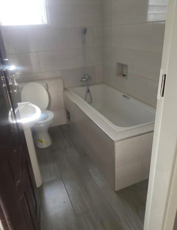 2-bedroom-apartment-for-rent-in-rhodespark-big-4