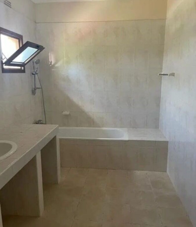 4-bedroom-apartment-for-rent-in-rhodes-park-big-8