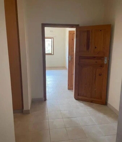 4-bedroom-apartment-for-rent-in-rhodes-park-big-9