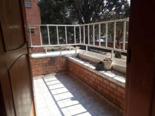 3-bedroom-flat-for-rent-in-rhodes-park