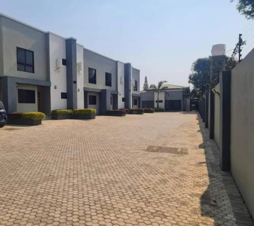 3-bedroom-apartment-for-rent-in-rhodes-park-big-0