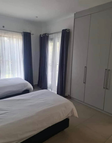 3-bedroom-apartment-for-rent-in-rhodes-park-big-2
