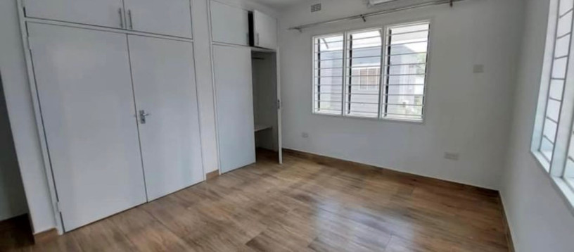 2-bedroom-flat-for-rent-in-rhodes-park-big-5