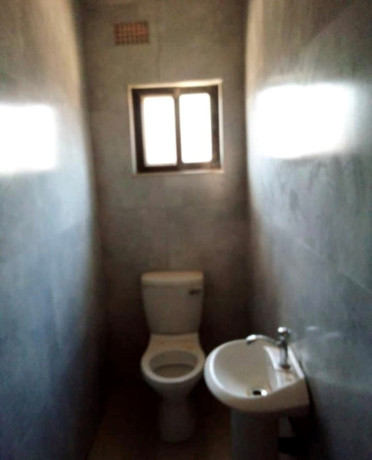 3-bedroom-flat-for-rent-in-silverest-big-7