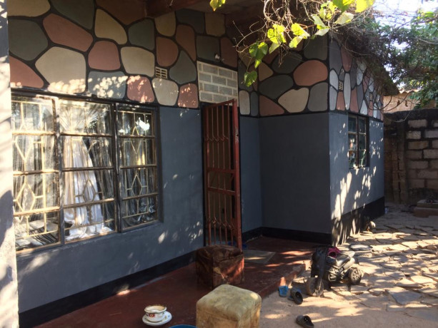 3-bedroom-stand-alone-for-sale-in-chilenje-big-5
