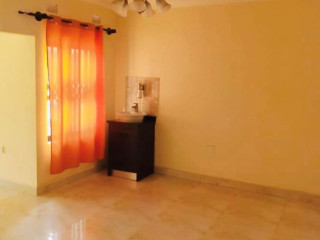 3-bedroom-flat-for-rent-in-ibex-meanwood