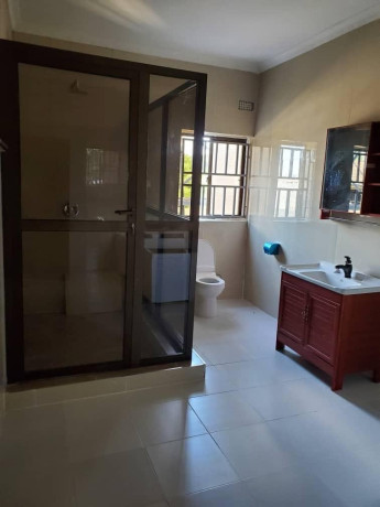 7-bedroom-house-for-sale-in-meanwood-ibex-big-5