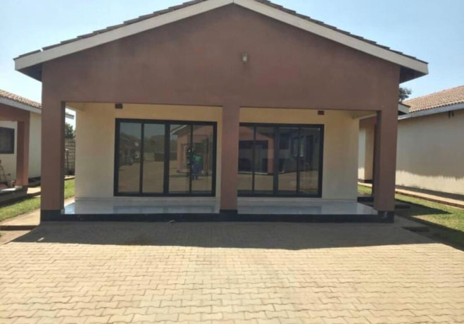 2-bedroom-flat-for-rent-in-lilayi-big-3