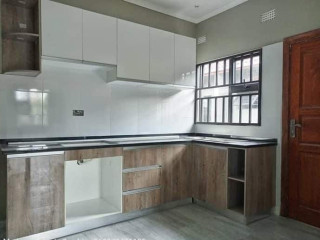 3-bedroom-flat-for-rent-in-chalala