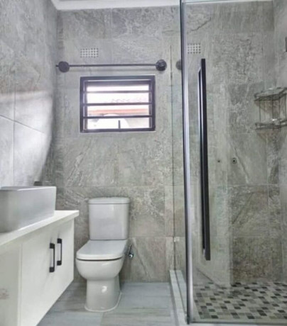 3-bedroom-flat-for-rent-in-chalala-big-4