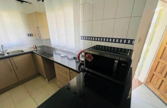 1-bedroom-flat-for-rent-in-ibex-hill-big-7