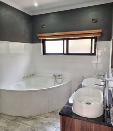 3-bedroom-apartment-for-rent-in-ibex-hill-big-4