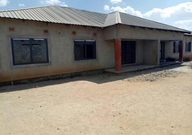 3-bedroom-flats-for-sale-in-chalala-big-5