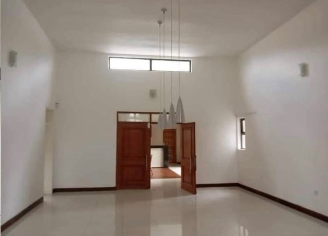 4-bedroom-house-for-rent-in-kabulonga-big-5