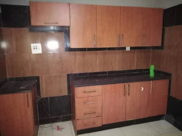 spacious-3-bedroom-house-for-sale-in-avondale-big-2
