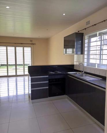 2-bedroom-house-for-rent-in-olympia-big-2