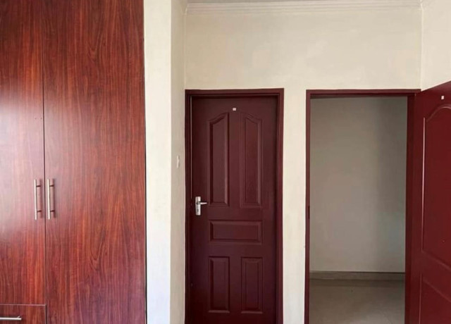 2-bedroom-apartment-for-rent-in-olympia-big-5