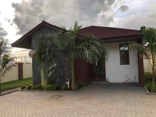 3-bedroom-flat-for-rent-in-olympia