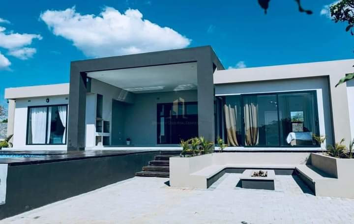 4-bedroom-house-for-sale-in-state-lodge-big-1