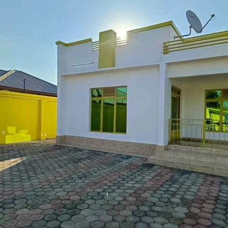 3-bedroom-house-for-sale-in-new-kasama-big-1