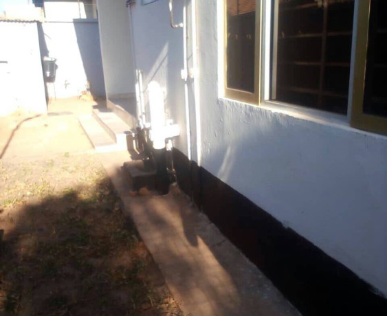 2-bedroom-house-for-rent-in-roma-big-3