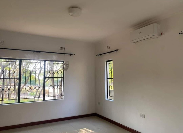 2-bedroom-house-for-rent-in-roma-big-1