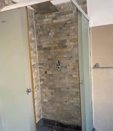 2-bedroom-house-for-rent-in-roma-big-4