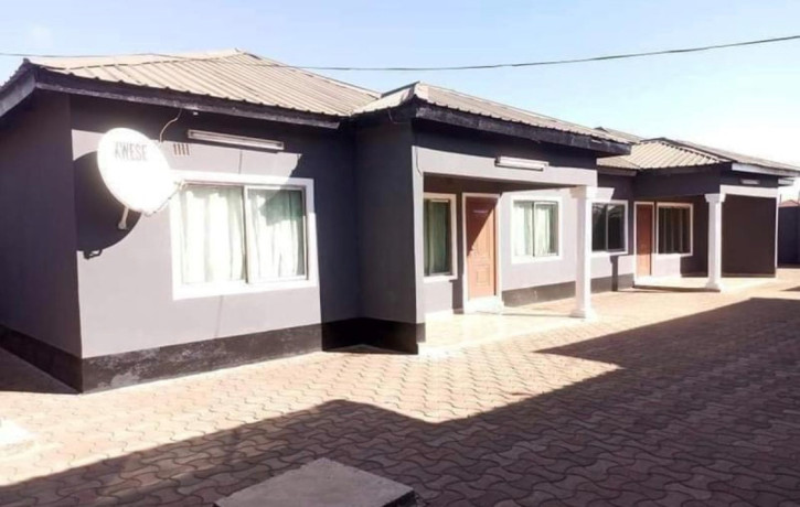 2-bedroom-flat-for-rent-in-chalala-big-2