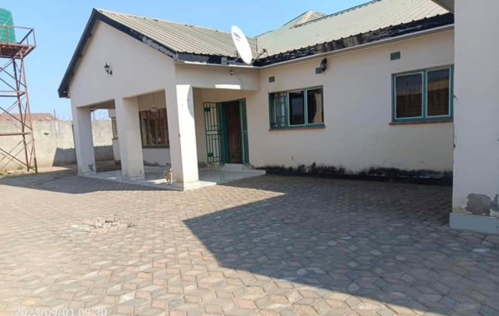 3-bedroom-flat-for-rent-in-chalala-big-0