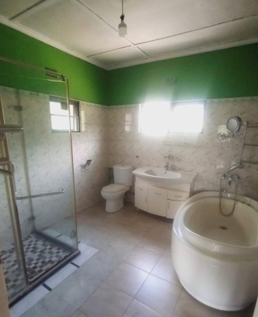 4-bedroom-house-for-sale-in-rhodespark-big-1