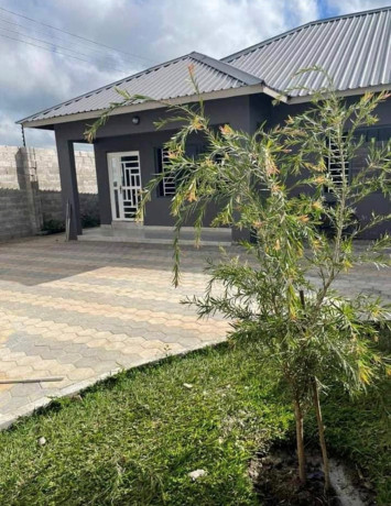 2-bedroom-flat-for-rent-in-meanwood-ndeke-big-0