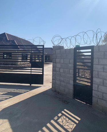 2-bedroom-flat-for-rent-in-meanwood-big-2