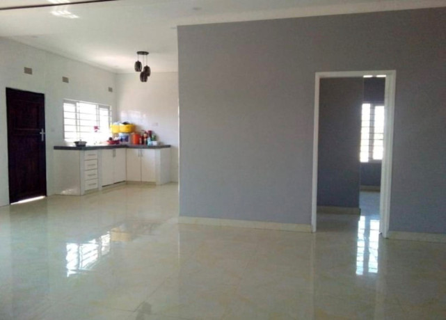 3-bedroom-flat-for-rent-in-meanwood-vorna-valley-big-3