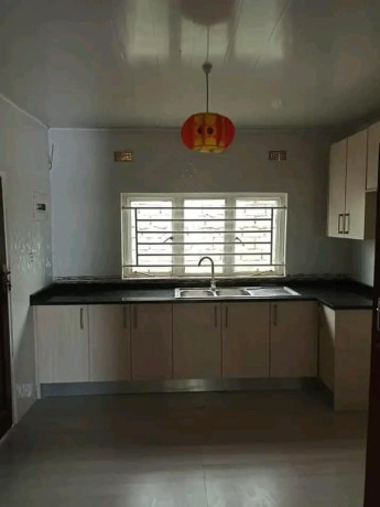 3-bedroom-flat-for-rent-in-meanwood-big-2