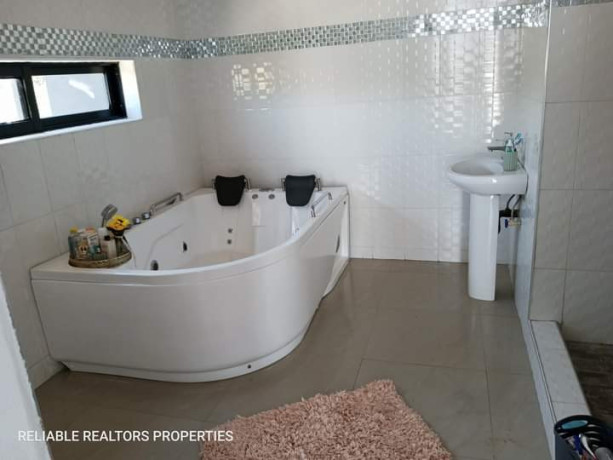 4-bedroom-flat-for-sale-in-njolwe-big-2