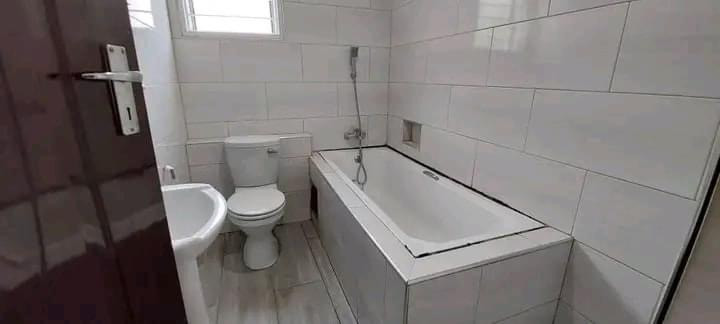 2-bedroom-flat-for-rent-in-rhodespark-big-3